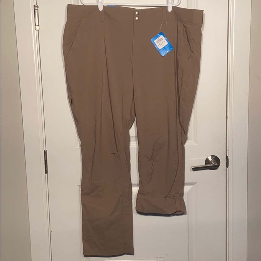 NWT Columbia Saturday trail pant size 24